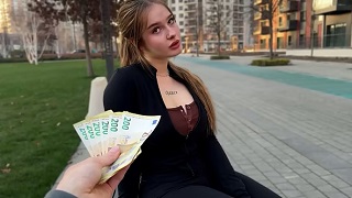 Poor Student Girl, She Believed That it&rsquo;s just a gift